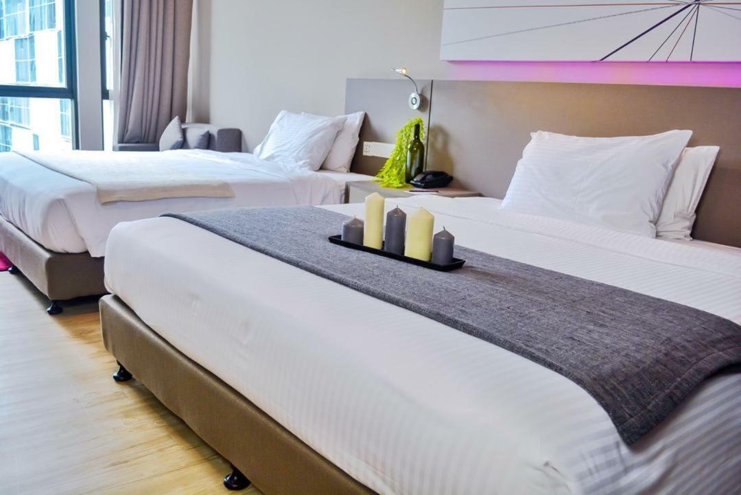 The 12 Suites @ Empire Damansara 페탈링자야 외부 사진