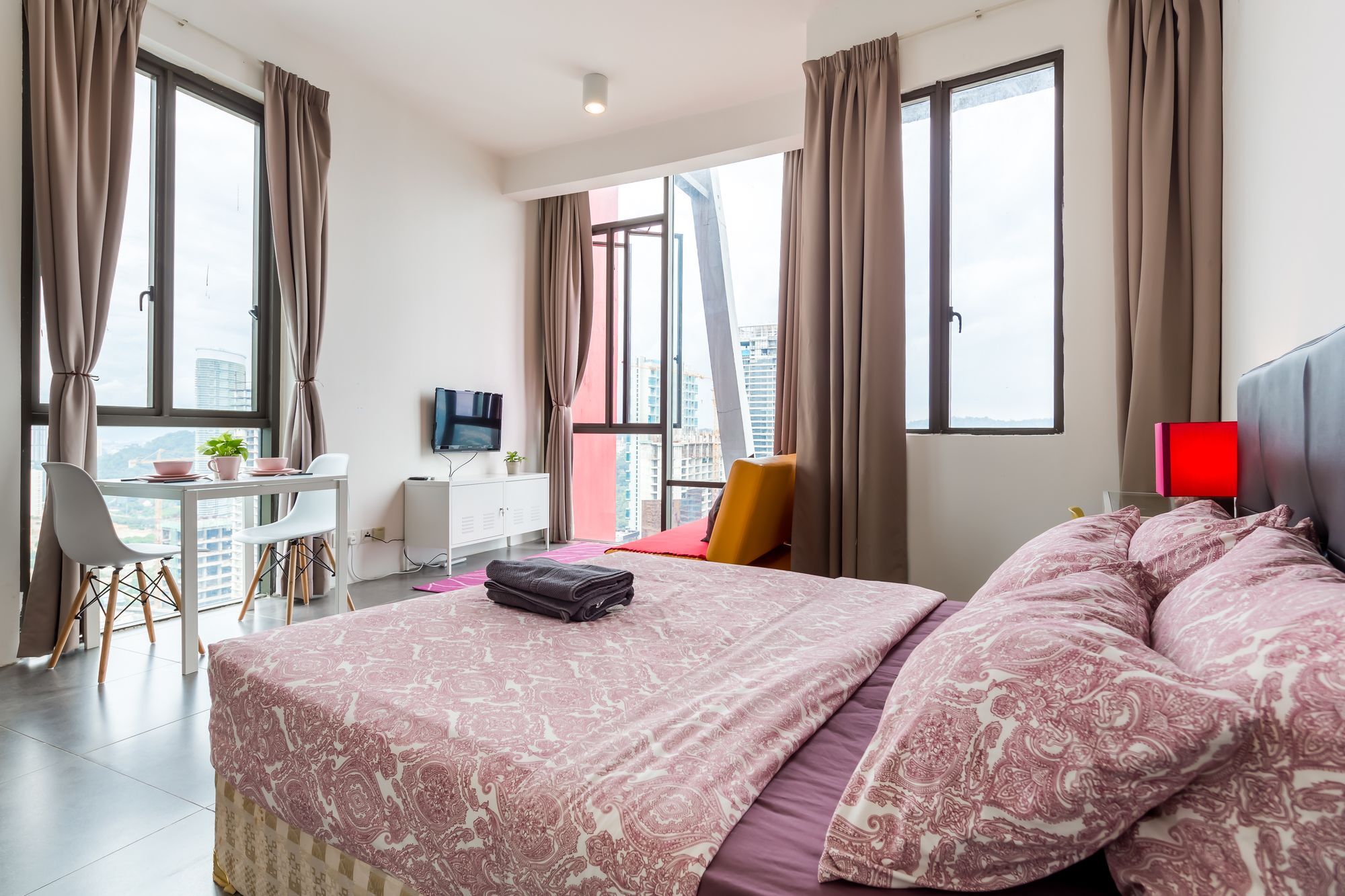 The 12 Suites @ Empire Damansara 페탈링자야 외부 사진