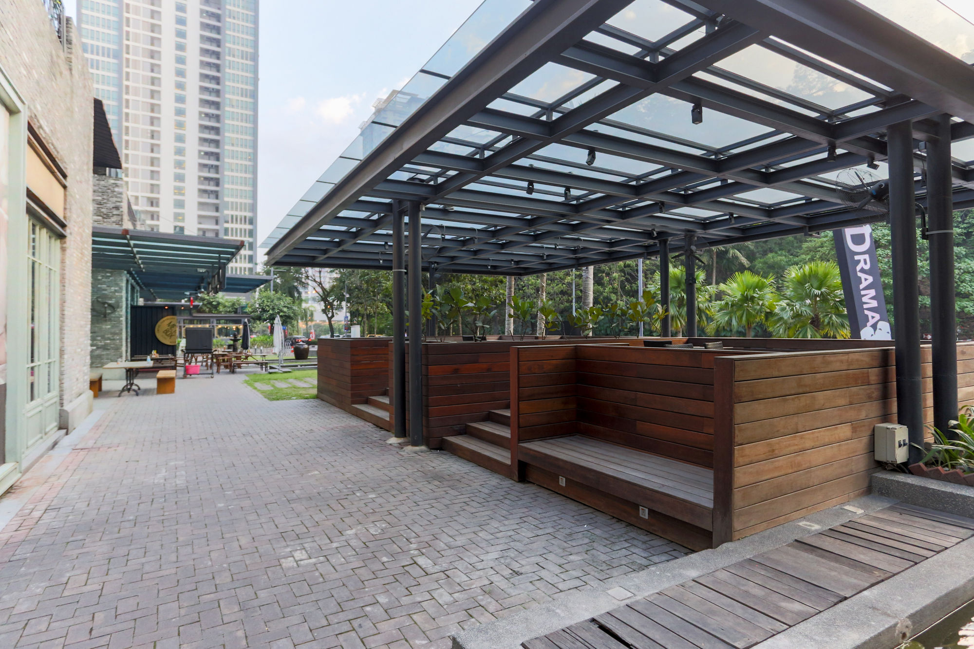 The 12 Suites @ Empire Damansara 페탈링자야 외부 사진